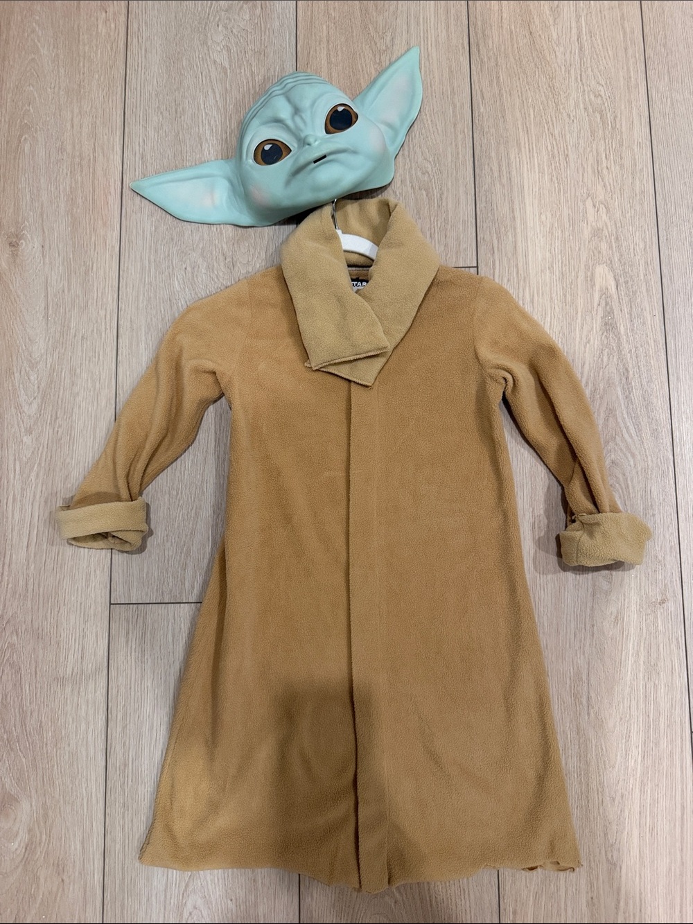 Star Wars Grogu Mask and Tan Fleece Robe Set